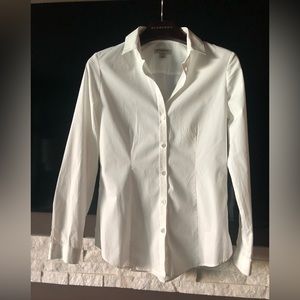 Burberry white poplin fitted dress shirt.